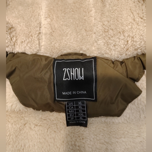 Zshow Hooded Puffer Vest Lined Fleece, Women - XL - Picture 4 of 11